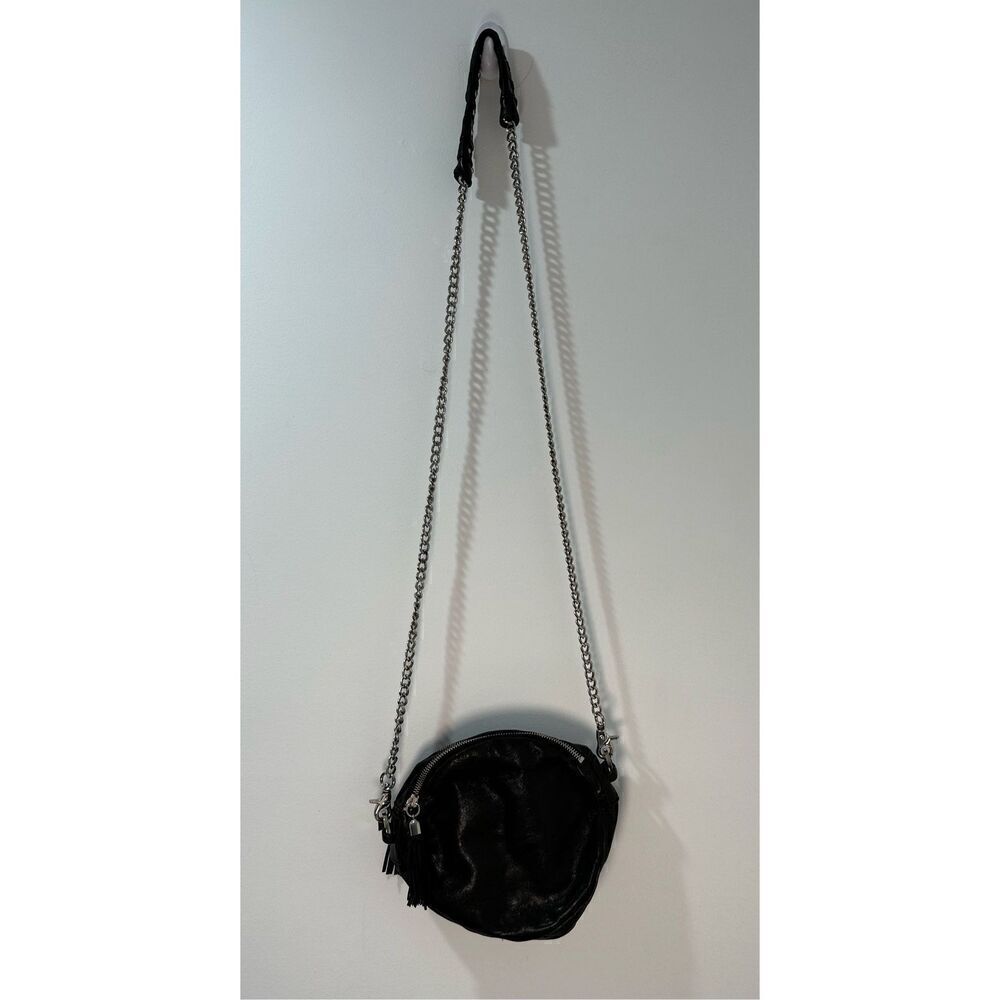 Pour la Victoire black leather round crossbody silver studded chain strap M-1162